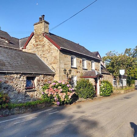 Trewern Arms Hotel Nevern Exterior photo