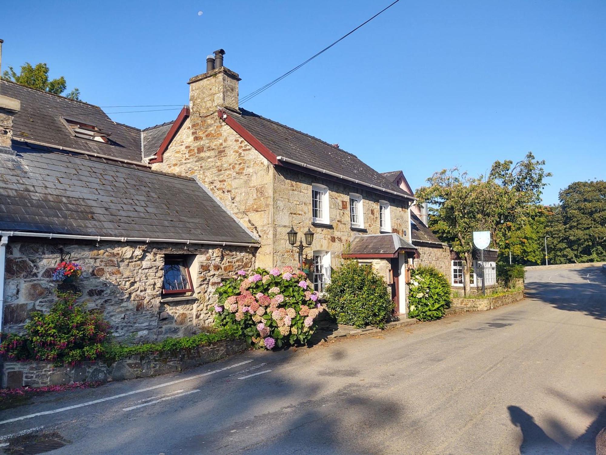 Trewern Arms Hotel Nevern Exterior photo