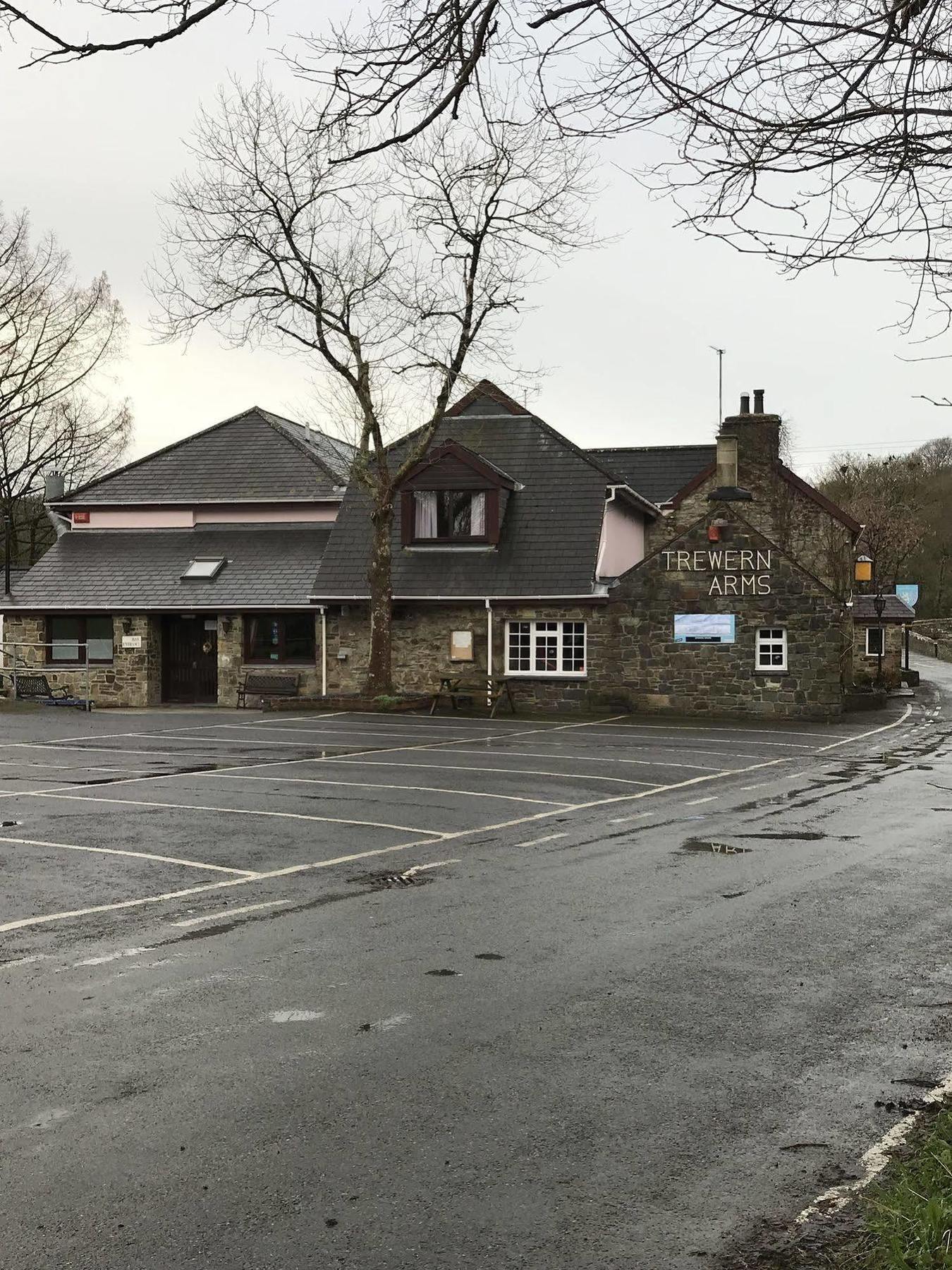 Trewern Arms Hotel Nevern Exterior photo